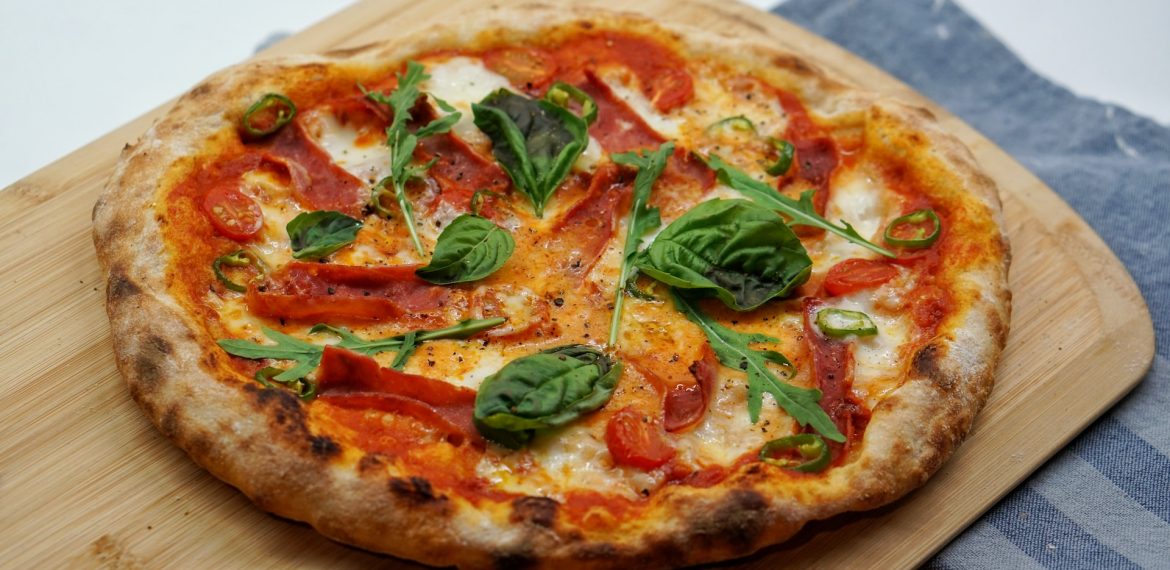 Qu’est-ce qu`il faut pour préparer une pizza délicieuse?